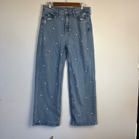 Old Navy Denim - Old Navy Extra High Rise Sky Hi Wide Leg Jeans Daisy Embroidered Size 12
